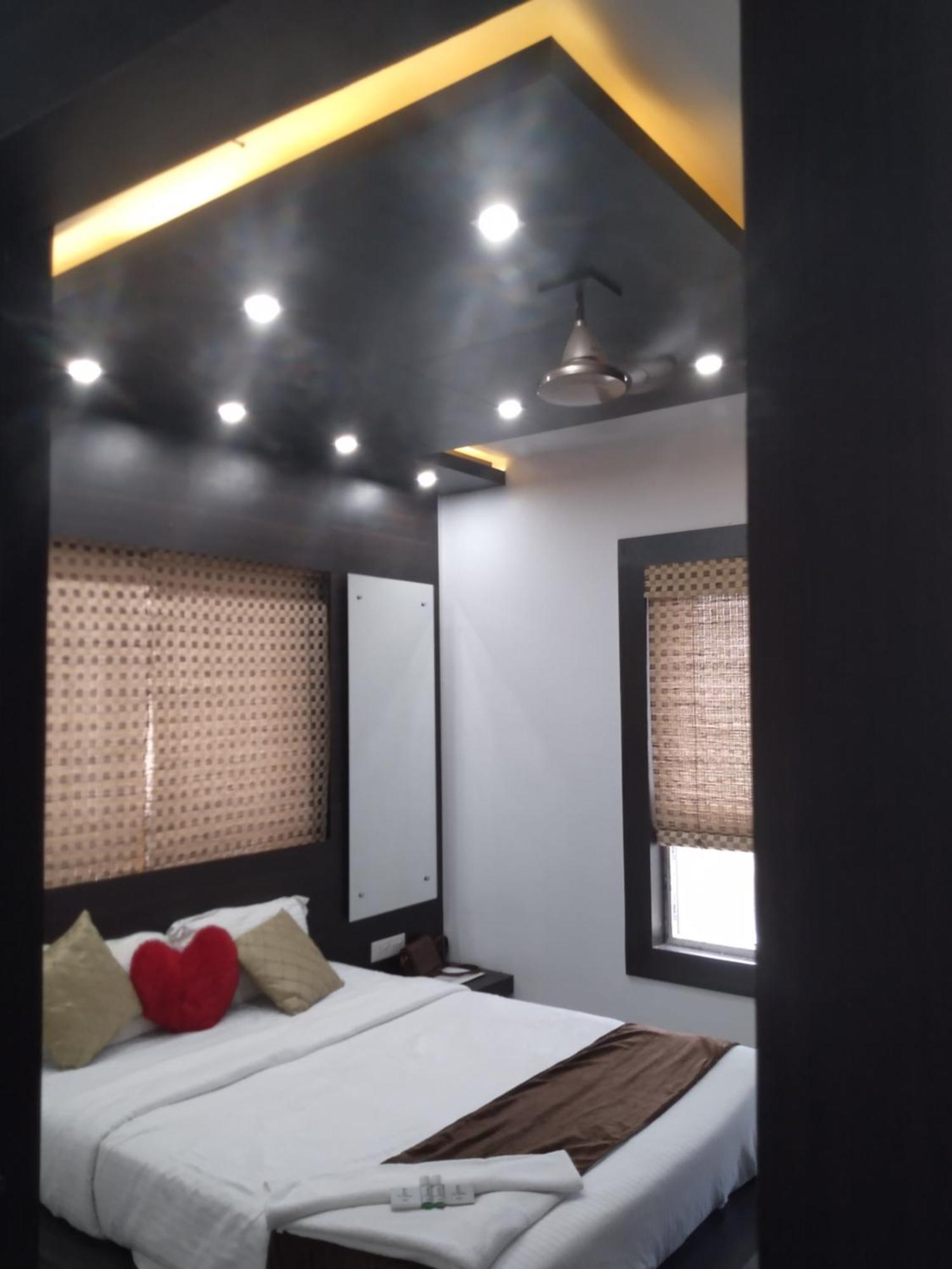 La Platina Premium Suites, Near Puri Sea Beach Exteriör bild