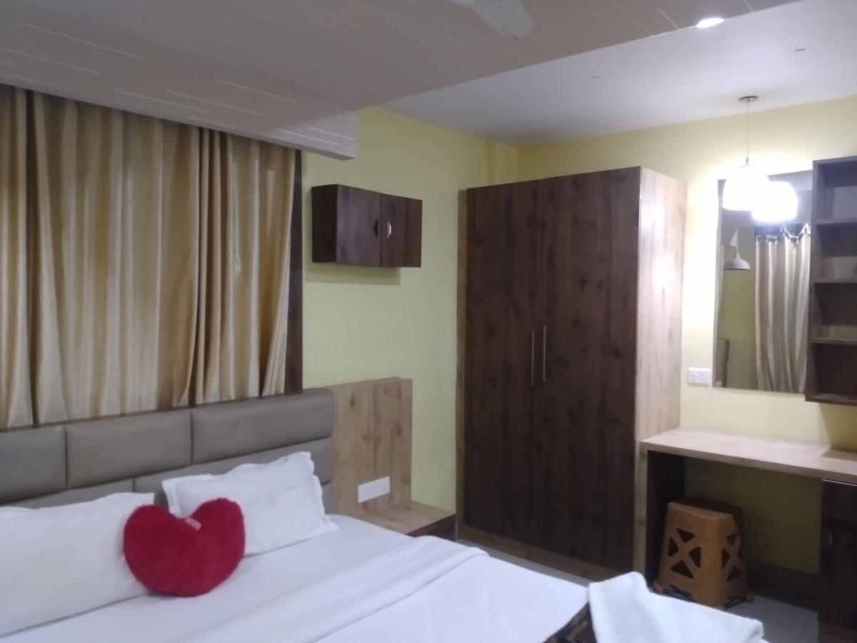 La Platina Premium Suites, Near Puri Sea Beach Exteriör bild