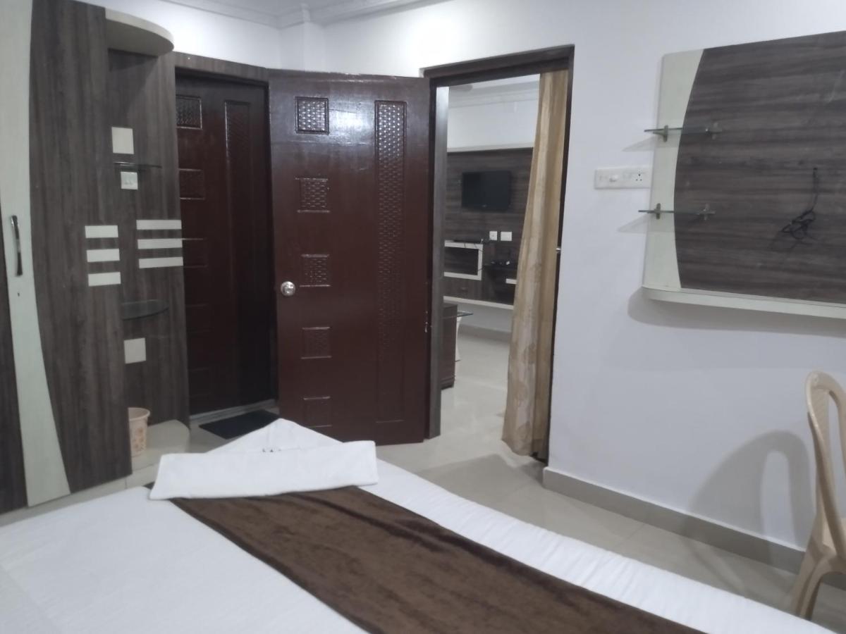 La Platina Premium Suites, Near Puri Sea Beach Exteriör bild