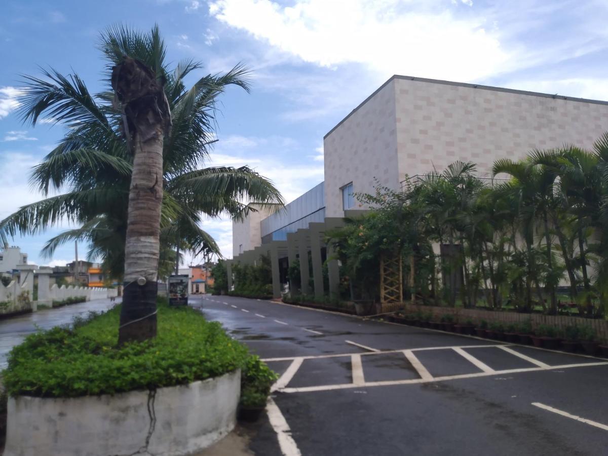 La Platina Premium Suites, Near Puri Sea Beach Exteriör bild